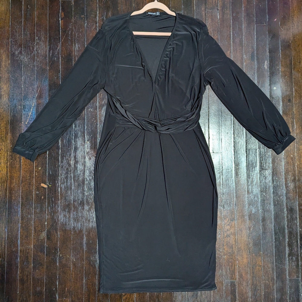 Boohoo Long Sleeve V-Neck Loop Belt Detail Black Dress